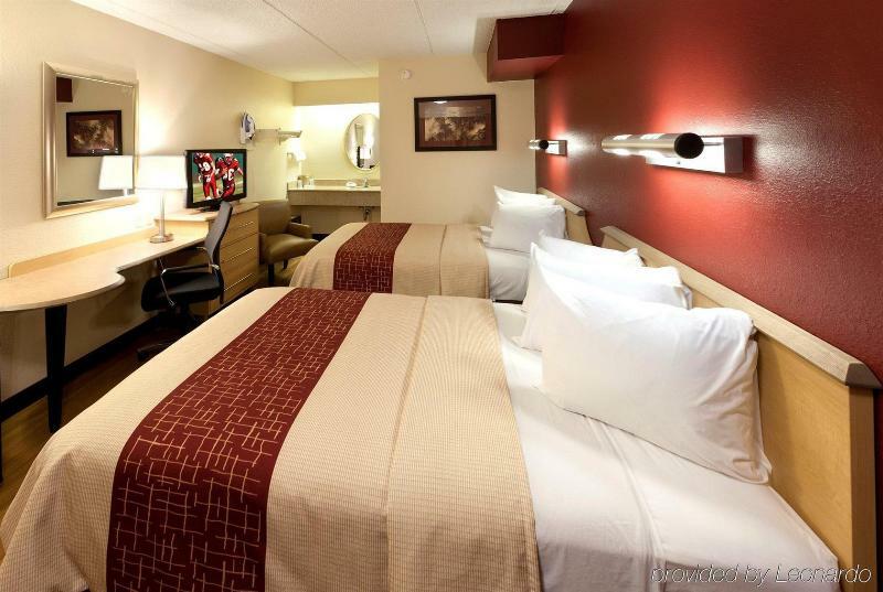 Red Roof Inn Louisville Expo Airport Екстериор снимка